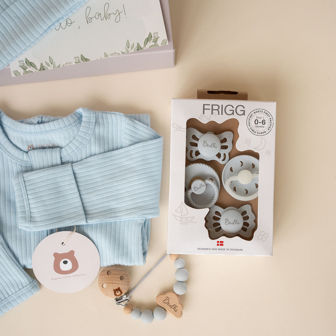 JBØRN x FRIGG Baby Gift Set | Organic Cotton Sleepsuit, First Pacifiers & Matching Clip - Personalisable Baby Products Sold and Personalised by JustBørn