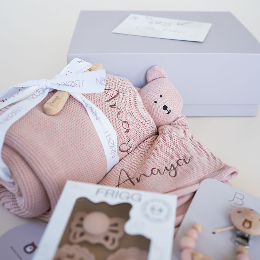 JBØRN Knitted Blanket Gift Box Bundle - Personalisable Baby Products Sold and Personalised by JustBørn
