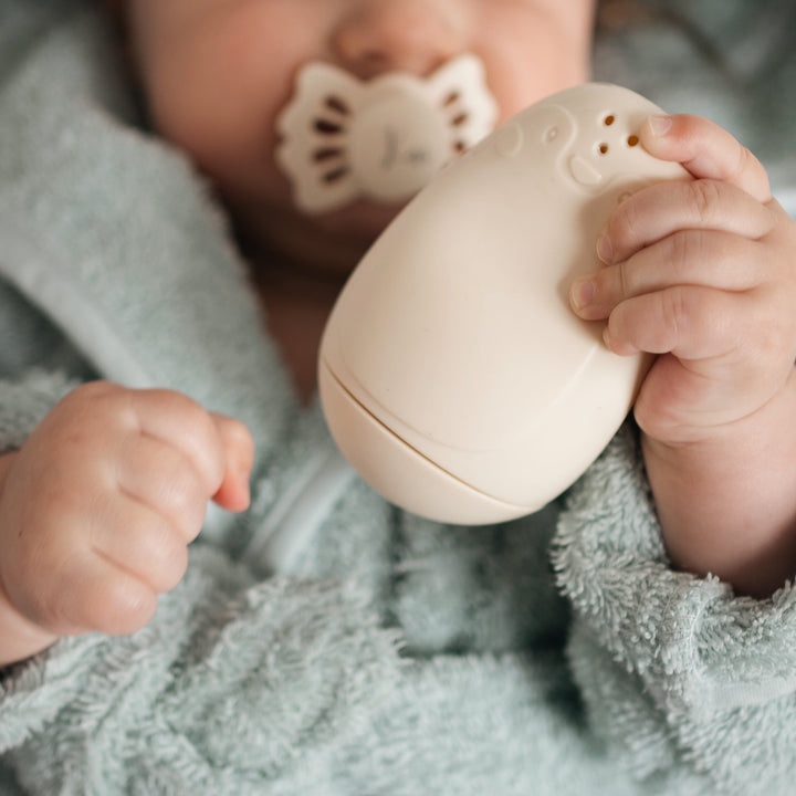 JBØRN Baby Gift Set | Organic Cotton Robe (6 months - 2 Years Old) Years) & Bath Toys - Personalisable Baby Products Sold and Personalised by JustBørn
