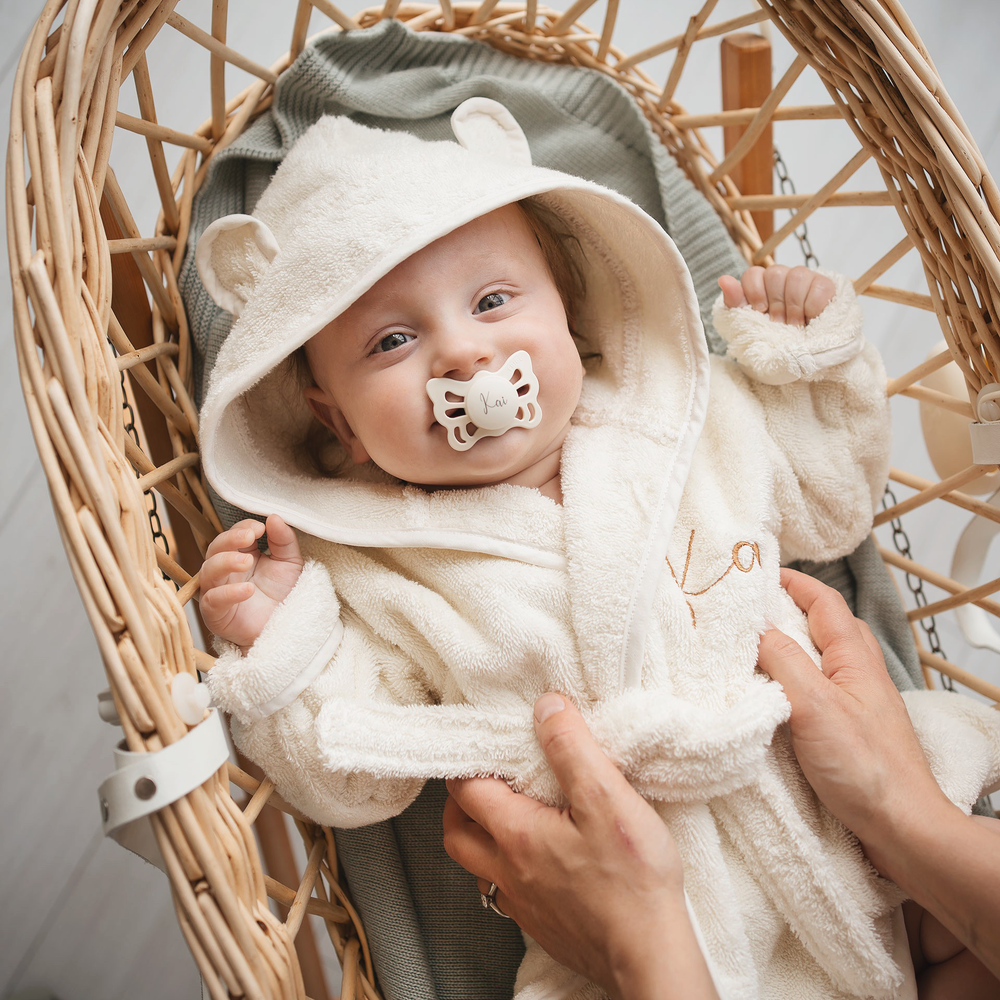 JBØRN x FRIGG Baby Gift Set | Organic Cotton Sleepsuit, First Pacifiers & Matching Clip - Personalisable Baby Products Sold and Personalised by JustBørn