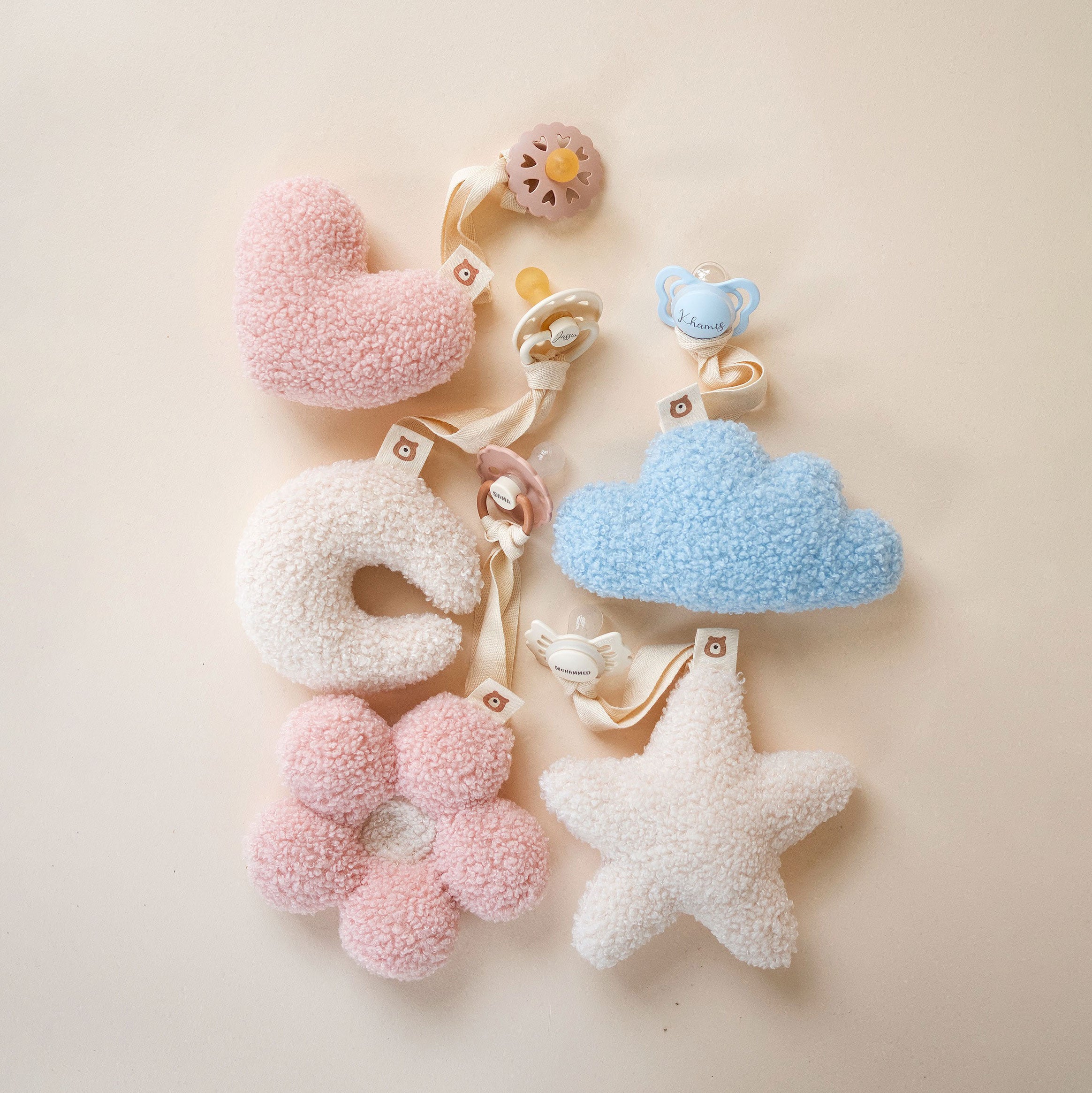 JBØRN Plush Comforter with Pacifier Holder Loop - Personalisable Baby Products Sold and Personalised by JustBørn