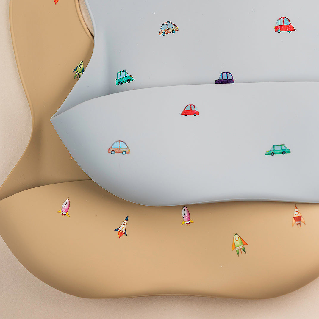 JBØRN Silicone Baby Feeding Bib - Personalisable Baby Products Sold and Personalised by JustBørn