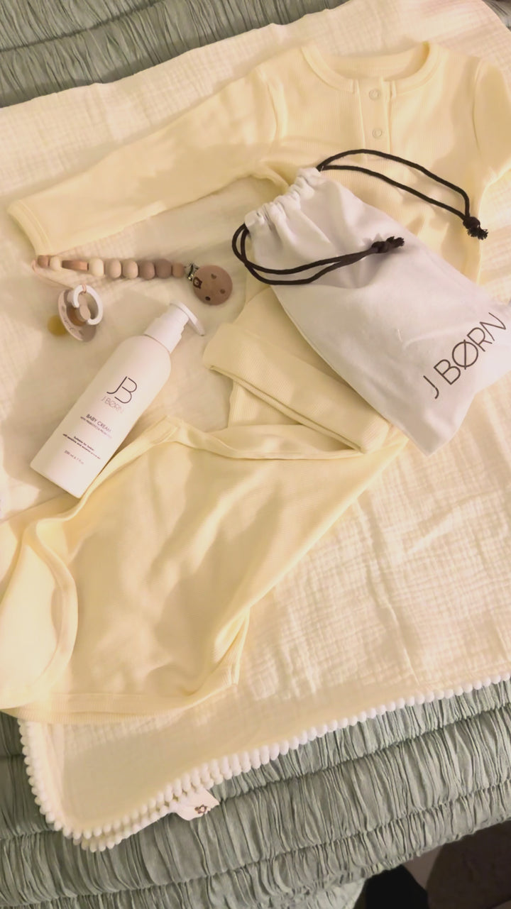 JBØRN Organic Cotton Towel & Skin Care Gift Set